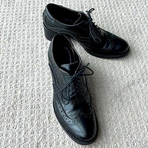 Black hand made italian oxford heeled shoe from Florence, size 36 (7 to 7-1/2)